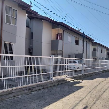 Apartamento Ubatuba - Praia Grande - 250M Da Praia Eksteriør bilde