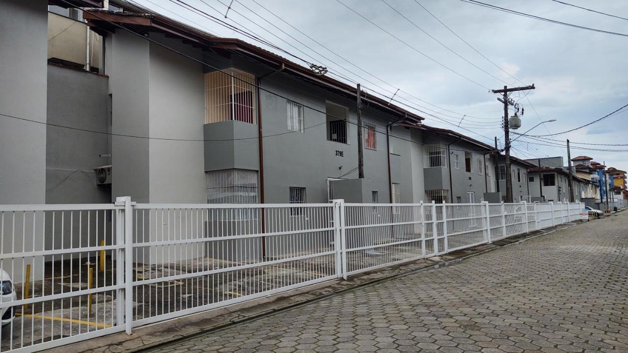 Apartamento Ubatuba - Praia Grande - 250M Da Praia Eksteriør bilde